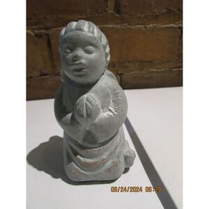 ISABEL BLOOM 1996 LITTLE GIRL KNEELING IN PRAY WITH BIRDS ART FIGURINE CHRISTIAN